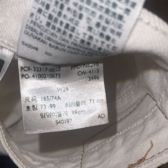 Levi's White Jean Shorts with Frayed Hem size 29 - Picture 8 of 9